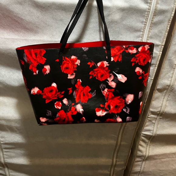 NWT Victoria’s Secret gorgeous floral tote bag - Picture 15 of 16